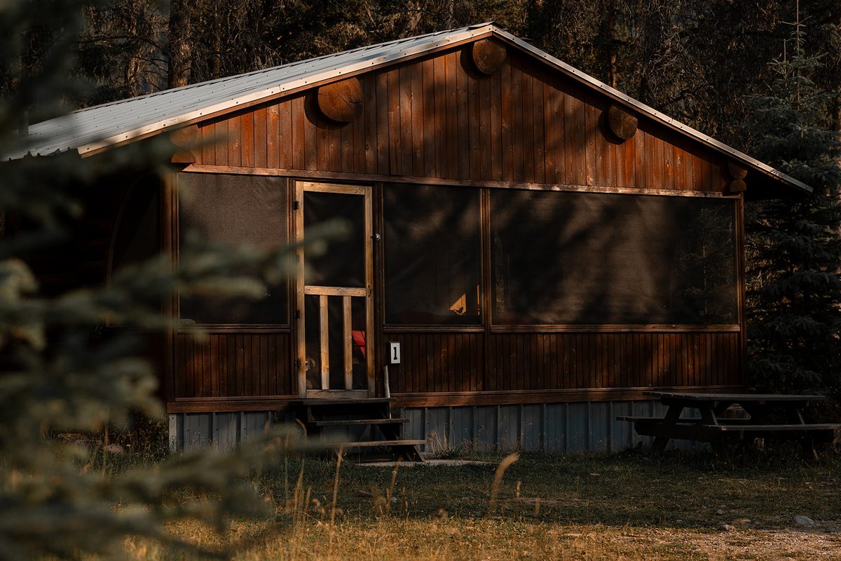 A private cabin at Rock Lake Earth Lodge