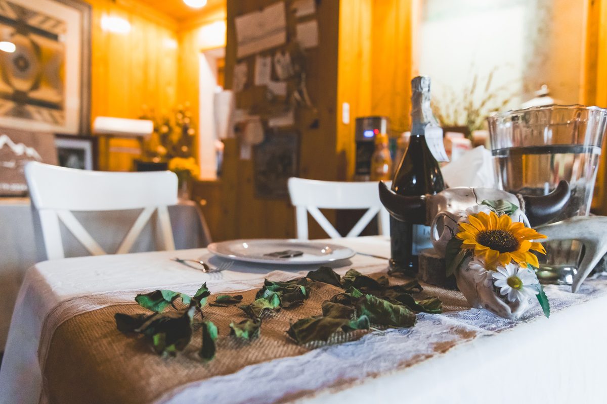 Elegant table styling and centerpieces